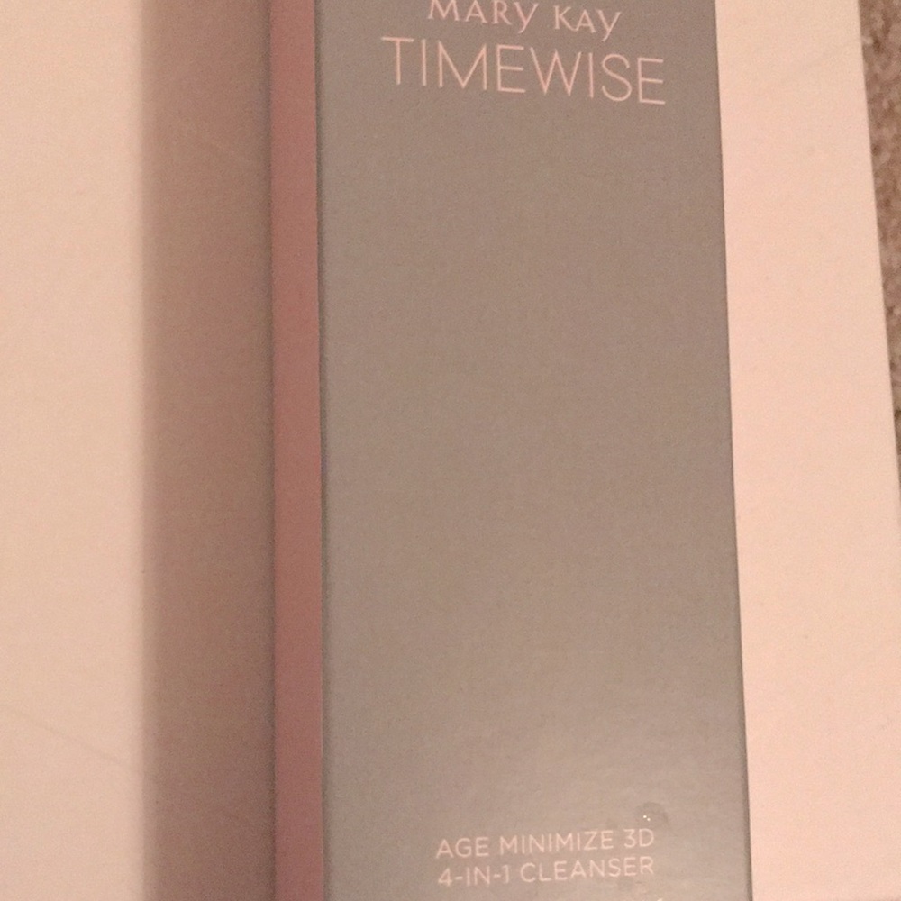 Mary Kay Timewise Age Minimize 3D 4-in-1 cleanser